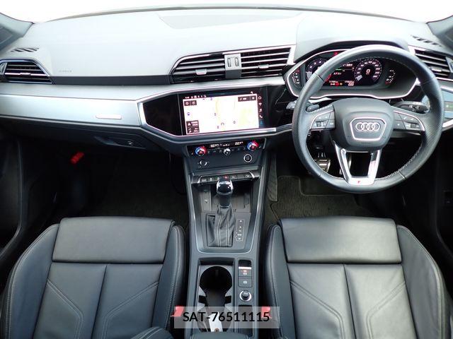 Audi Q3 2024-08 8157992-1