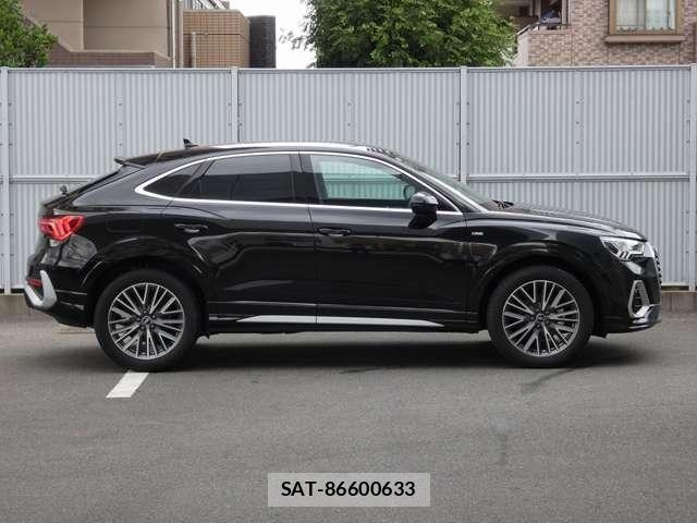 Audi Q3 2023-05 8206399-8