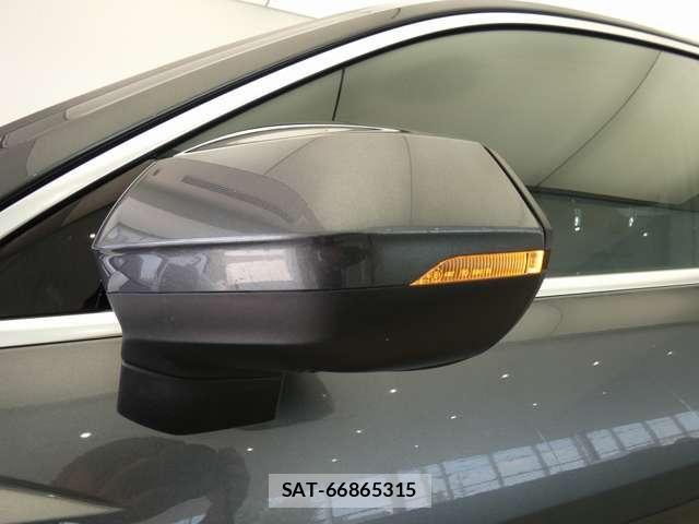 Audi Q3 2021-09 8206398-17