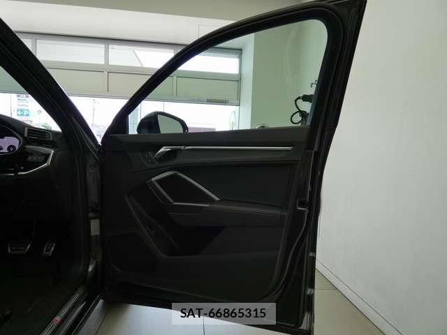 Audi Q3 2021-09 8206398-23