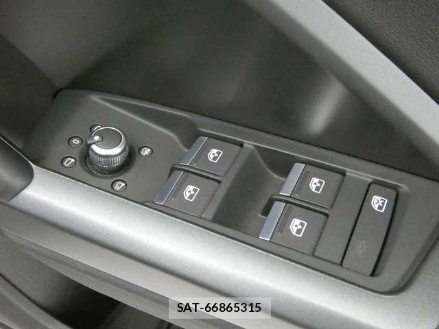 Audi Q3 2021-09 8206398-25