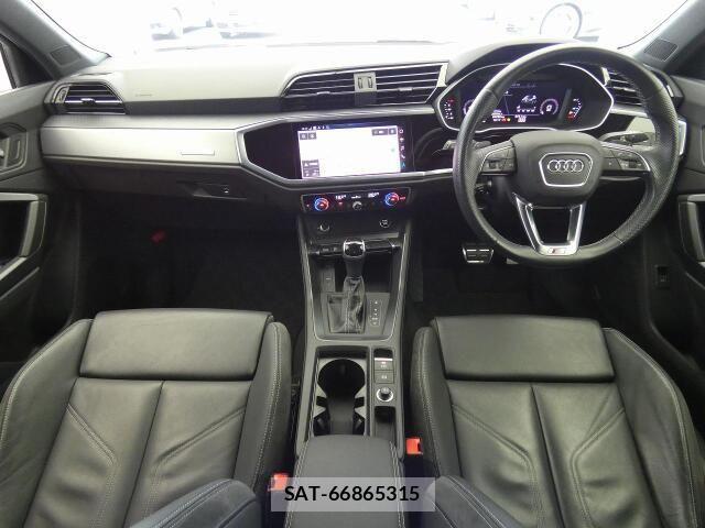Audi Q3 2021-09 8206398-4
