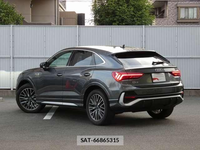 Audi Q3 2021-09 8206398-5