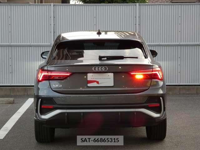 Audi Q3 2021-09 8206398-8