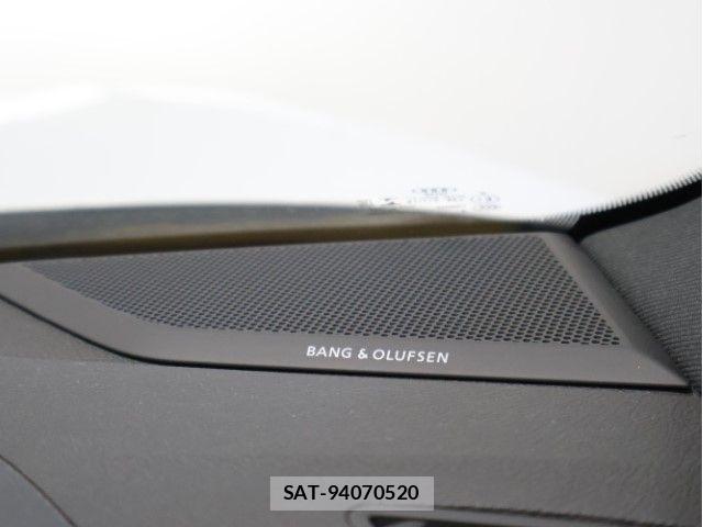 Audi Q3 2021-02 8228950-20