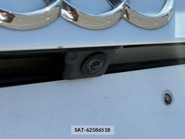 Audi Q3 2023-11 8228949-15