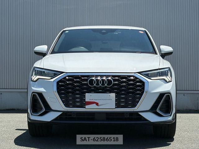 Audi Q3 2023-11 8228949-1