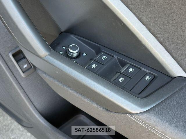 Audi Q3 2023-11 8228949-21