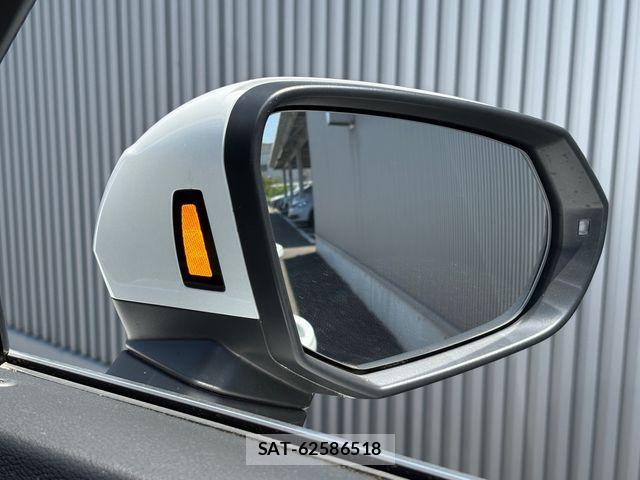 Audi Q3 2023-11 8228949-8