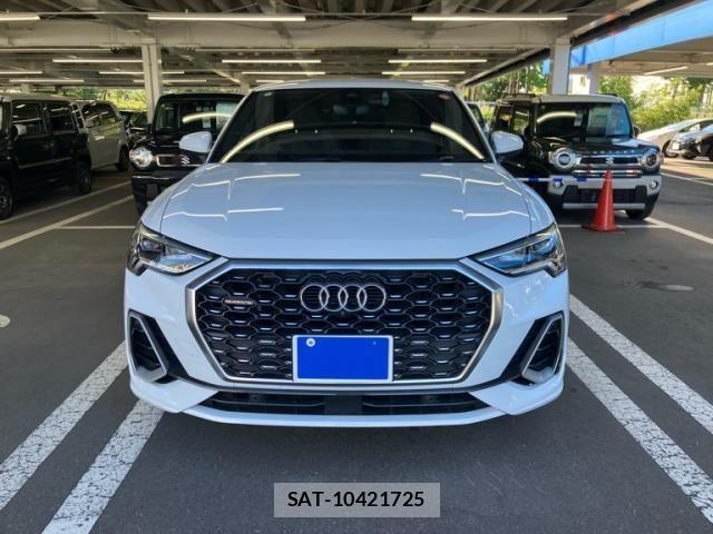 Audi Q3 2020-09 8244650-0