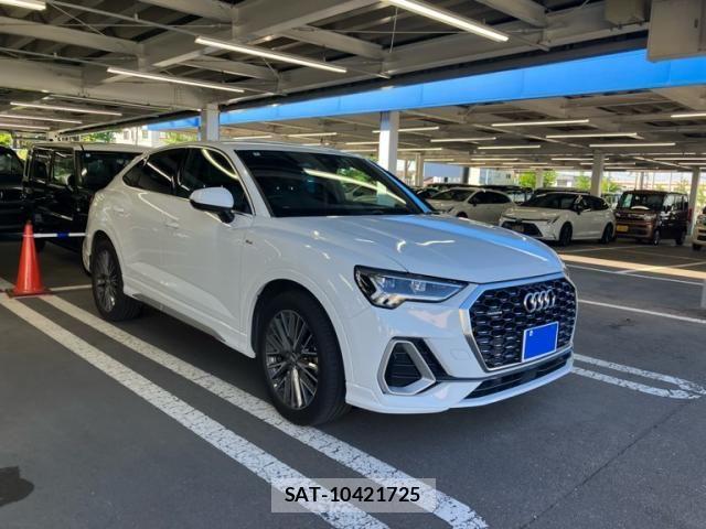Audi Q3 2020-09 8244650-2