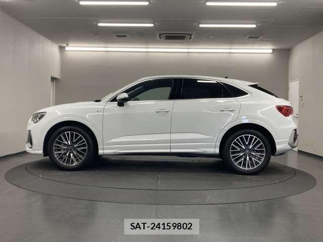 Audi Q3 2022-08 8313156-4
