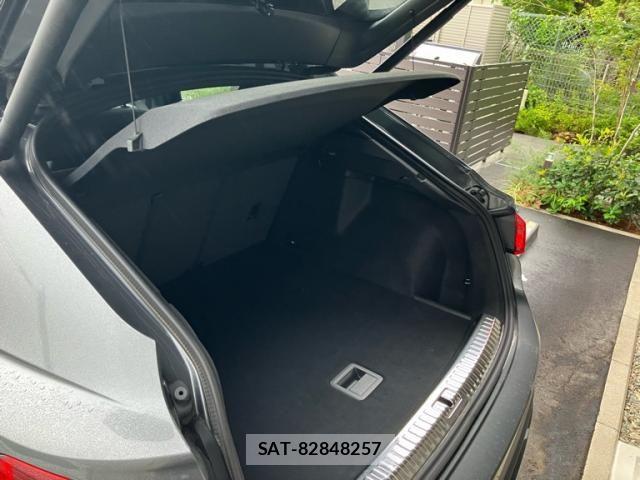 Audi Q3 2023-03 8313154-8