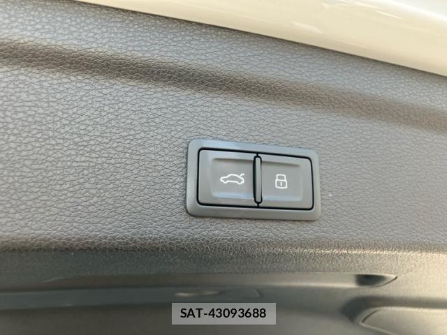 Audi Q3 2022-12 8334943-14