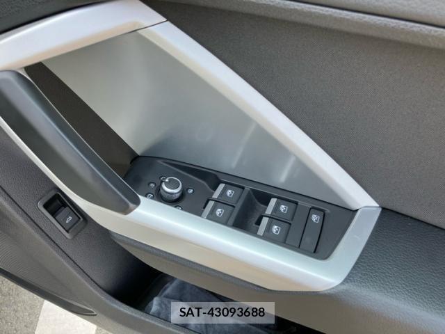 Audi Q3 2022-12 8334943-16