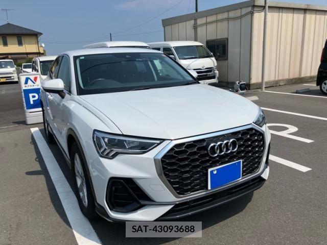 Audi Q3 2022-12 8334943-1