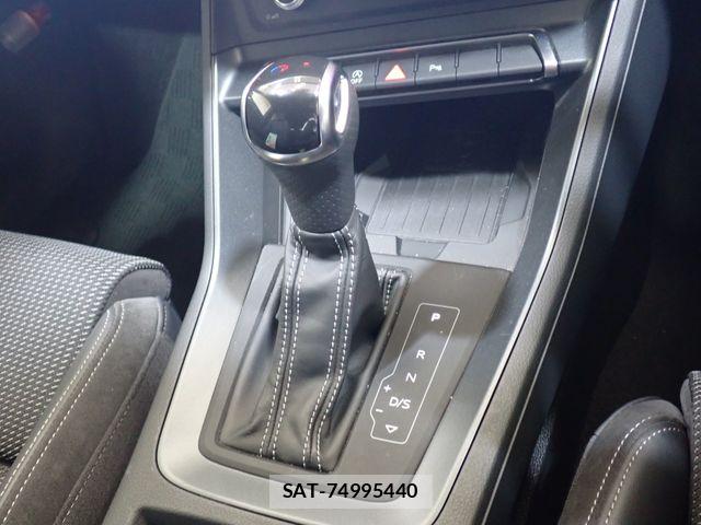 Audi Q3 2021-01 8353936-14