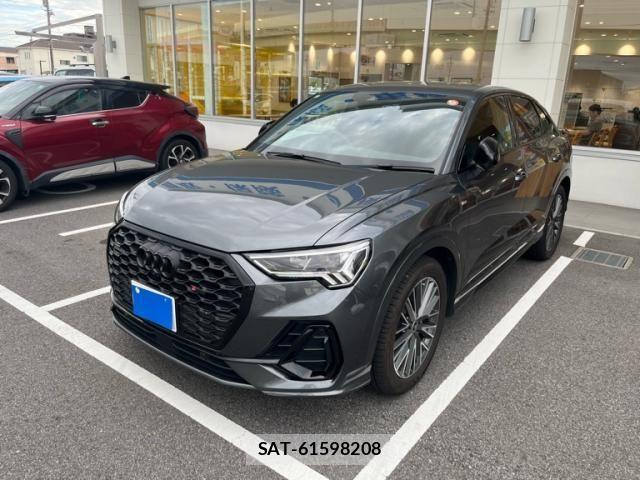 Audi Q3 2021-11 8364832-0
