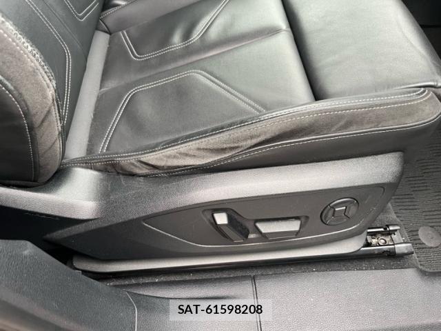 Audi Q3 2021-11 8364832-11