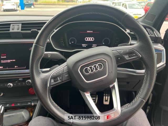 Audi Q3 2021-11 8364832-12