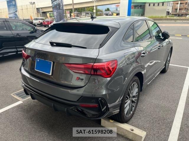 Audi Q3 2021-11 8364832-2