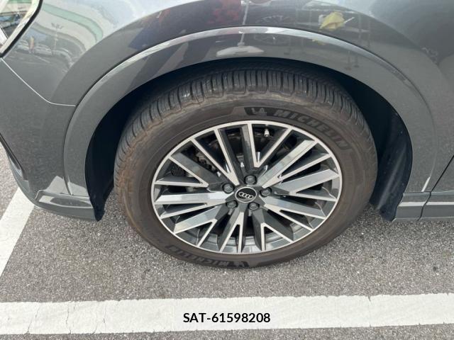 Audi Q3 2021-11 8364832-3