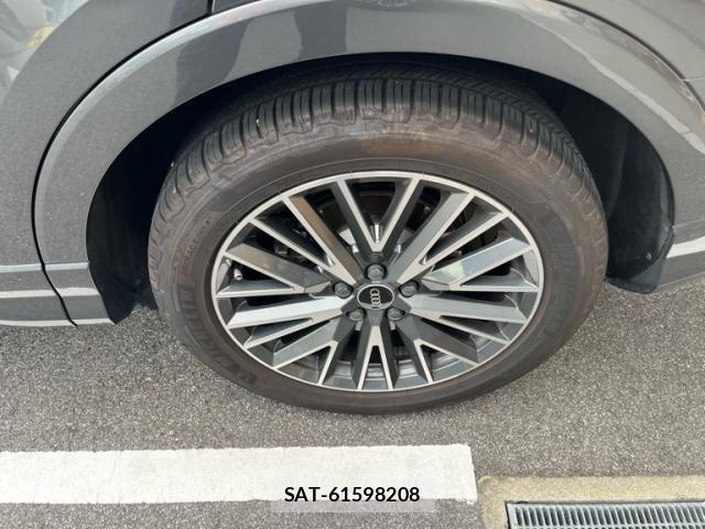 Audi Q3 2021-11 8364832-4