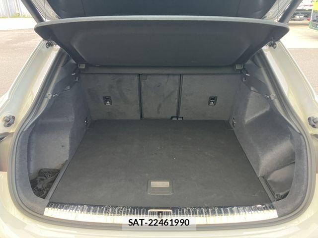 Audi Q3 2024-09 8364830-12