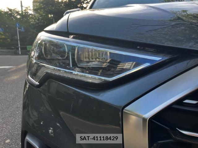 Audi Q3 2022-08 8364831-8