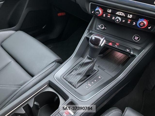 Audi Q3 2023-11 8437947-9