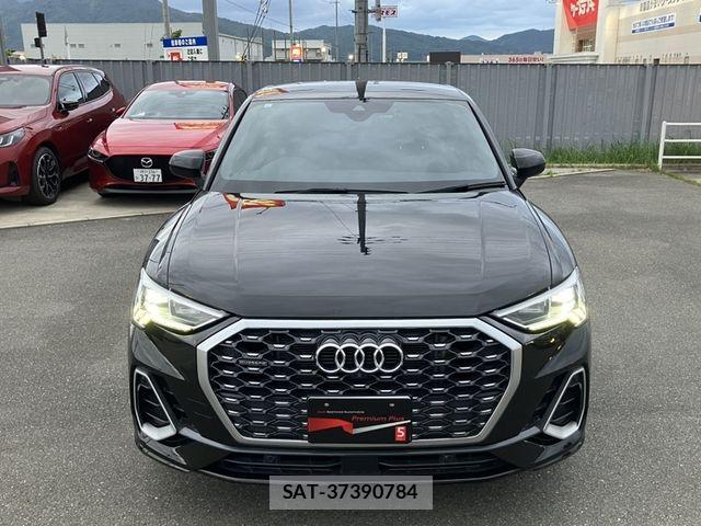 Audi Q3 2023-11 8437947-3