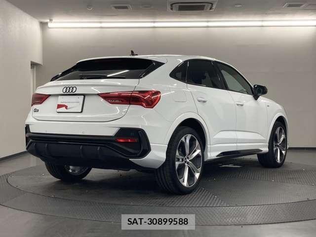 Audi Q3 2024-05 8523628-1