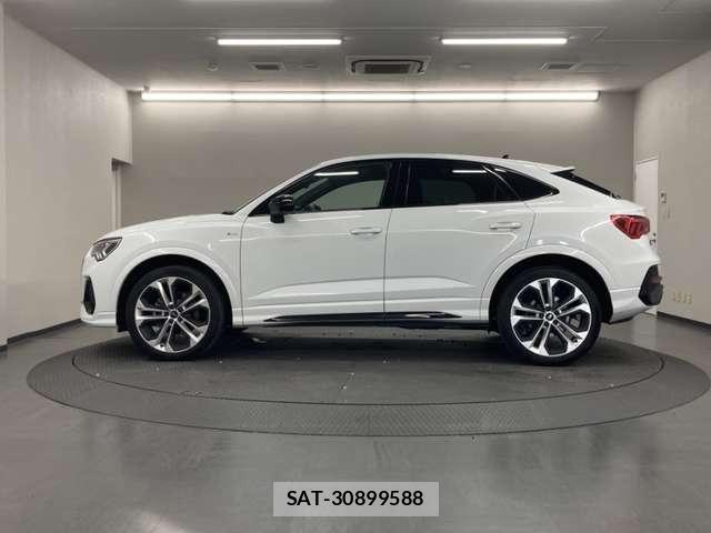 Audi Q3 2024-05 8523628-4
