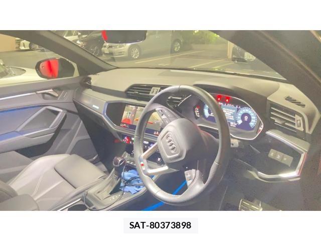 Audi Q3 2023-12 8658078-9