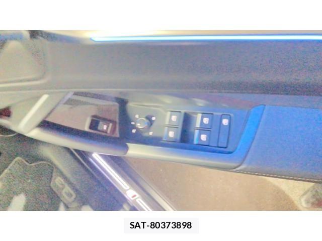 Audi Q3 2023-12 8658078-10