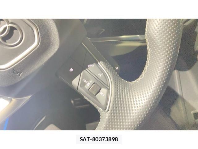 Audi Q3 2023-12 8658078-12