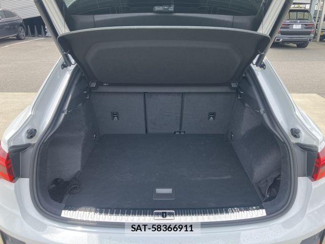 Audi Q3 2024-08 8658081-12
