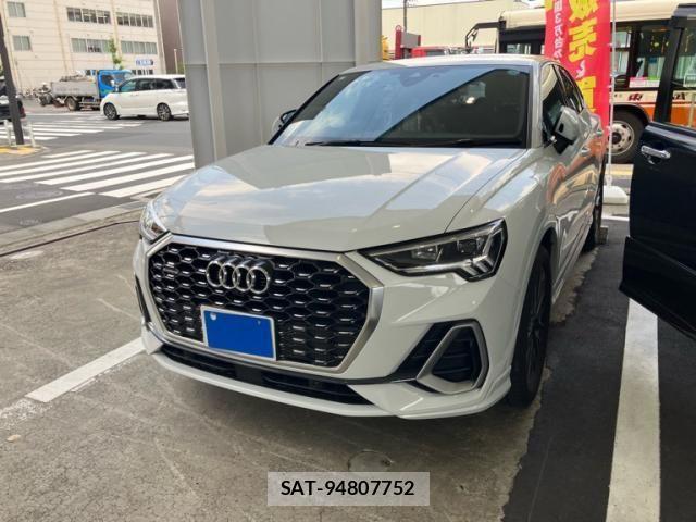Audi Q3 2021-02 8658083-0