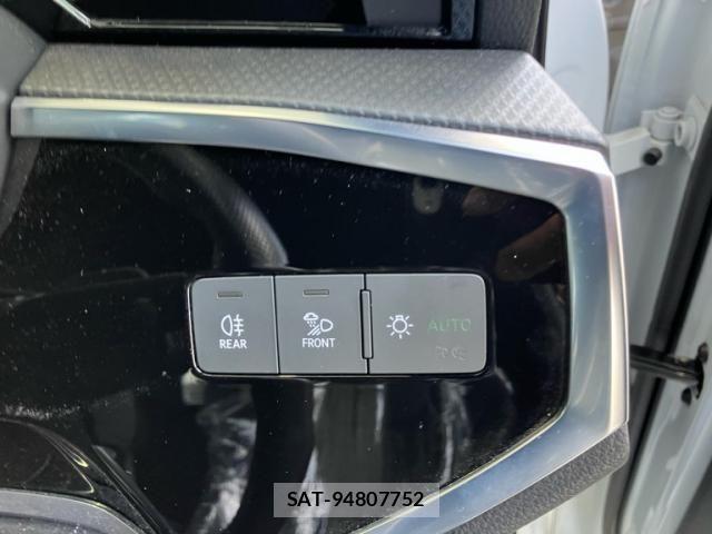 Audi Q3 2021-02 8658083-17