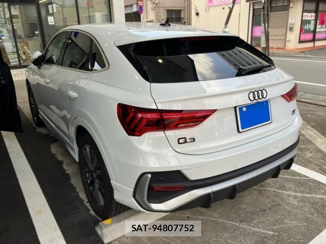 Audi Q3 2021-02 8658083-2