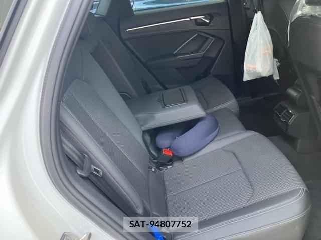 Audi Q3 2021-02 8658083-7