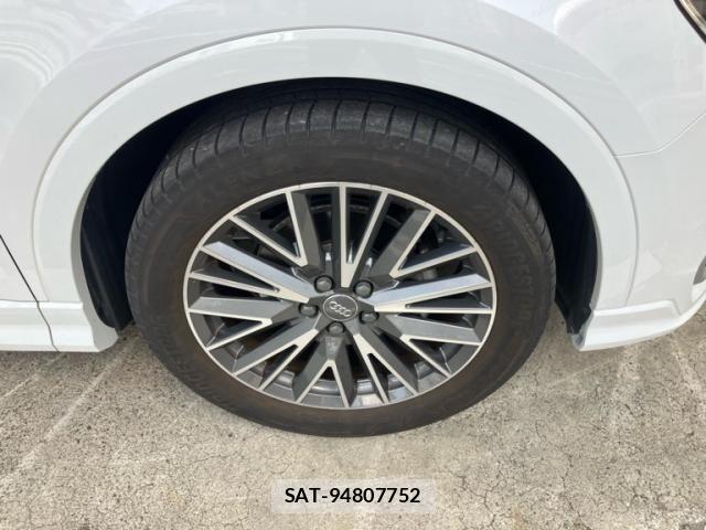 Audi Q3 2021-02 8658083-8