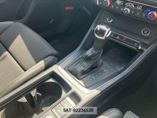 Audi Q3 2023-10 8658079-9
