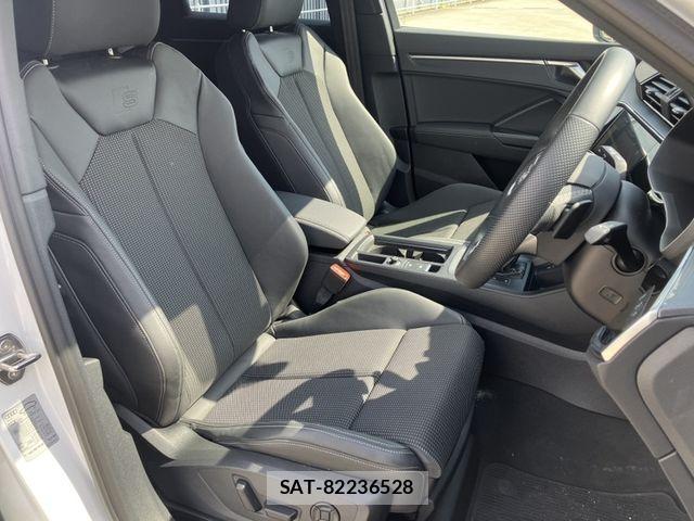 Audi Q3 2023-10 8658079-10