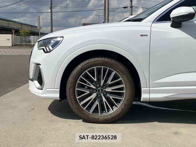 Audi Q3 2023-10 8658079-5