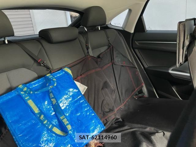 Audi Q3 2021-10 8740630-12