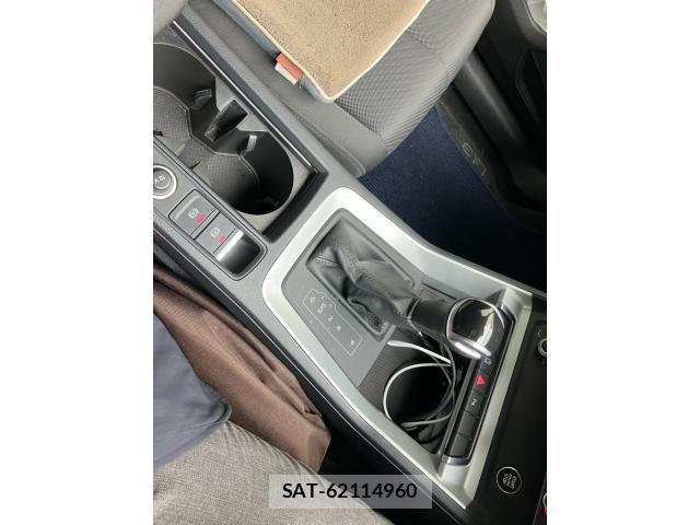 Audi Q3 2021-10 8740630-14