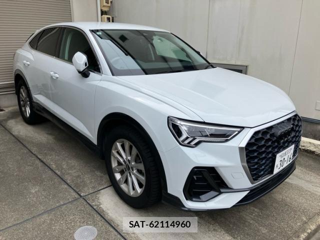 Audi Q3 2021-10 8740630-1