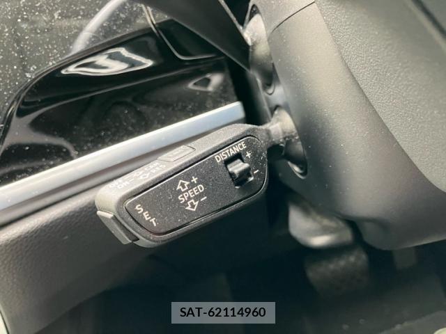 Audi Q3 2021-10 8740630-22