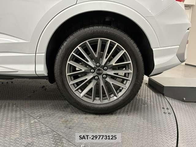Audi Q3 2021-05 8740627-11
